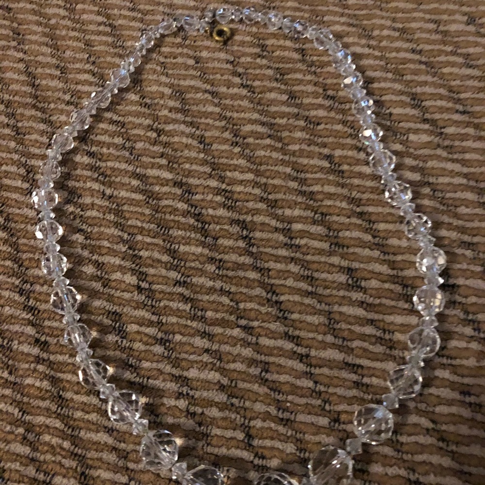 Necklace crystal bead